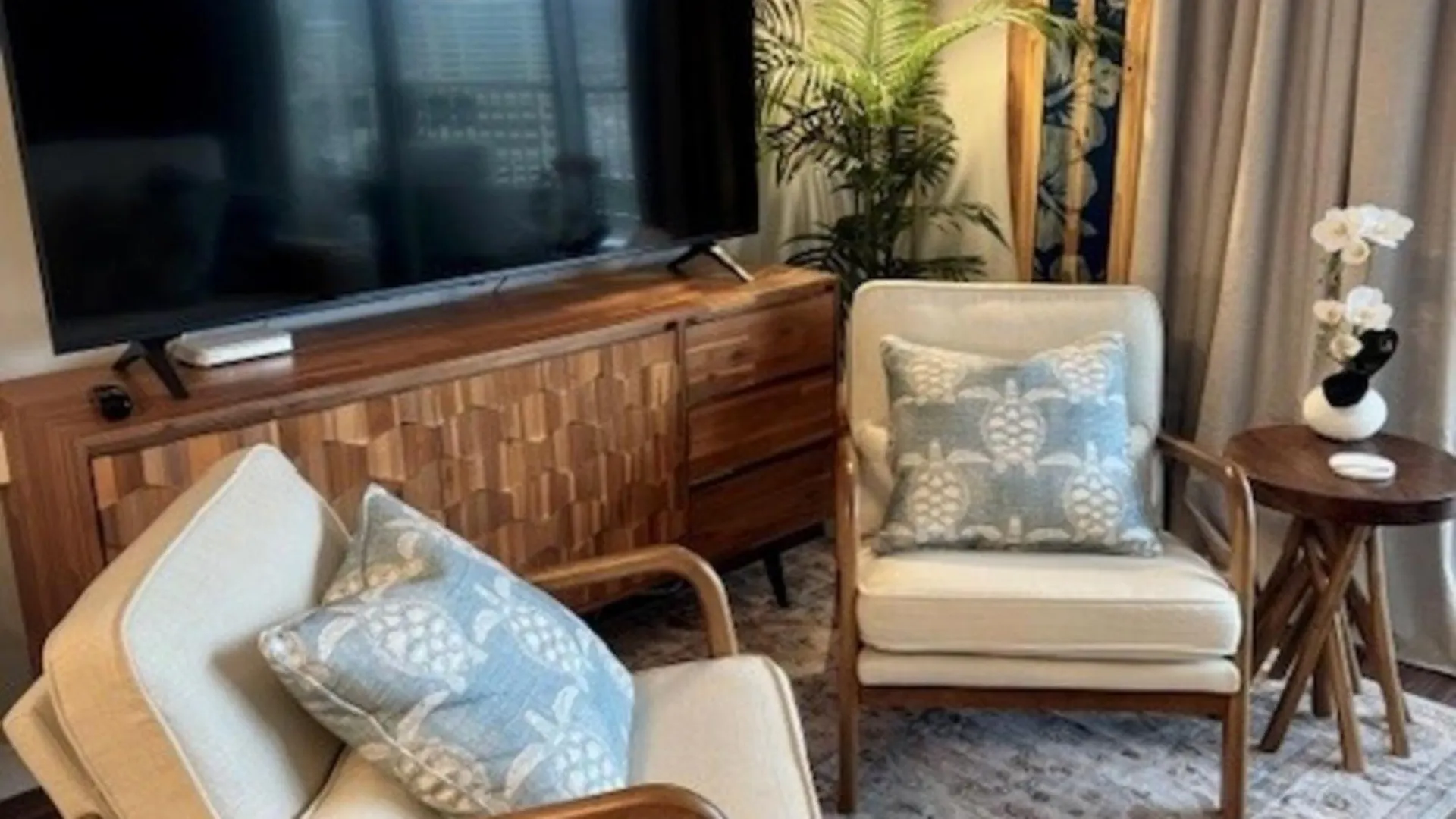 The Honu Hideaway Royal Garden Condo Honolulu