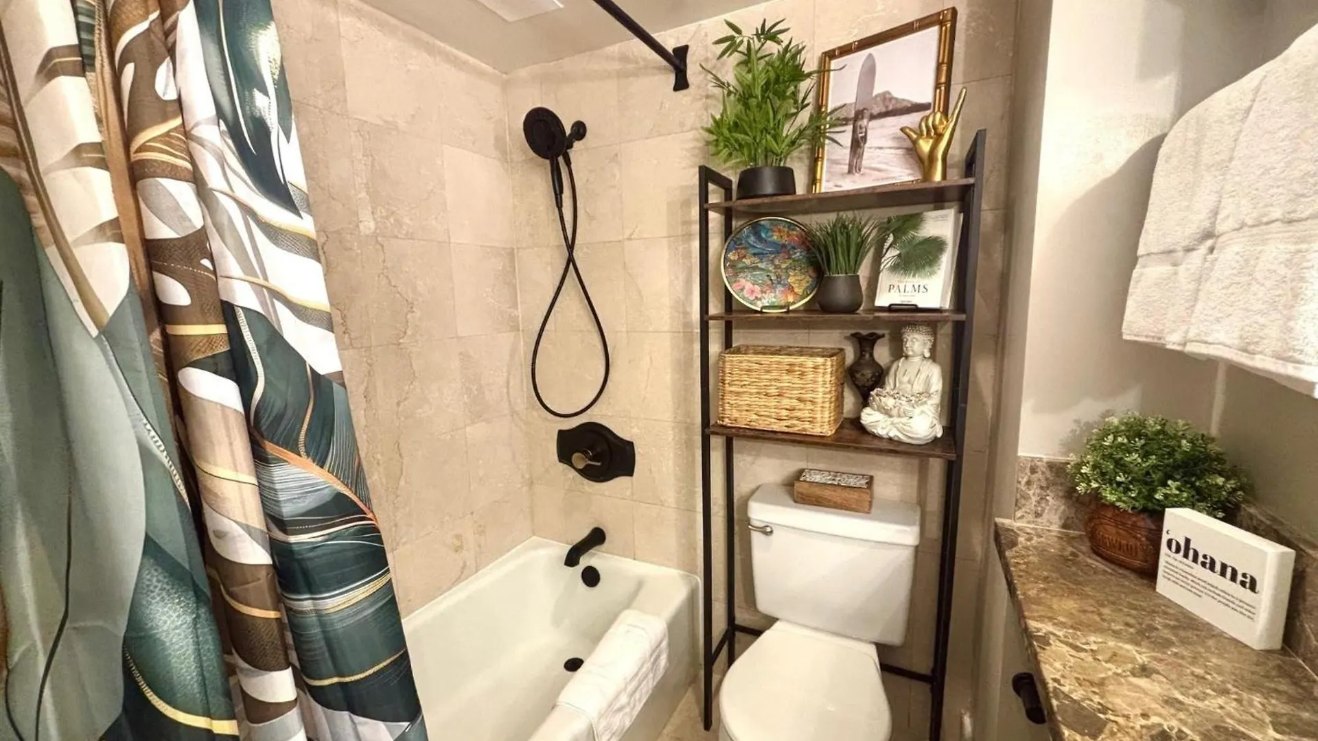 The Honu Hideaway Royal Garden Condo Honolulu